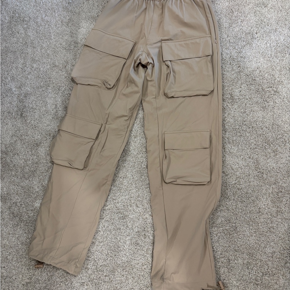 Alo Men's Tan Cargo Pants